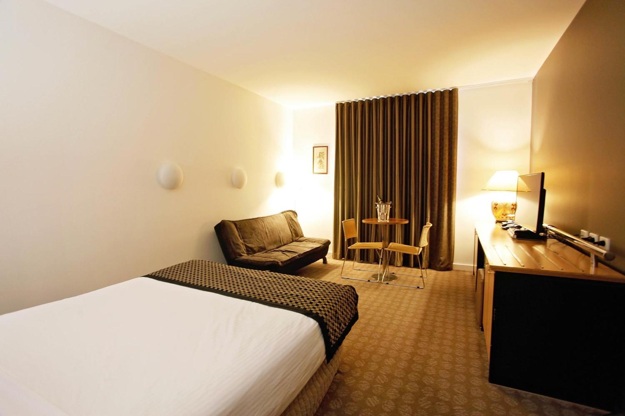 Golden Pebble Hotel Wantirna Oda fotoğraf