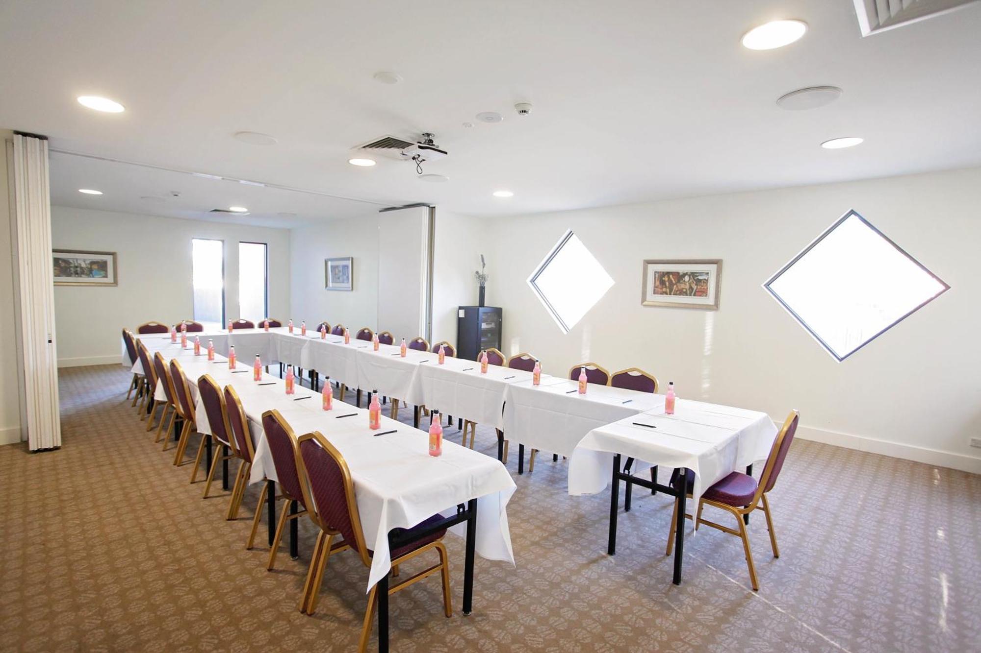 Golden Pebble Hotel Wantirna Dış mekan fotoğraf
