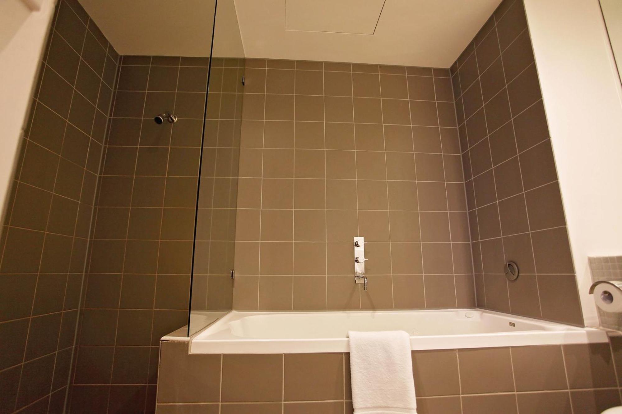 Golden Pebble Hotel Wantirna Oda fotoğraf