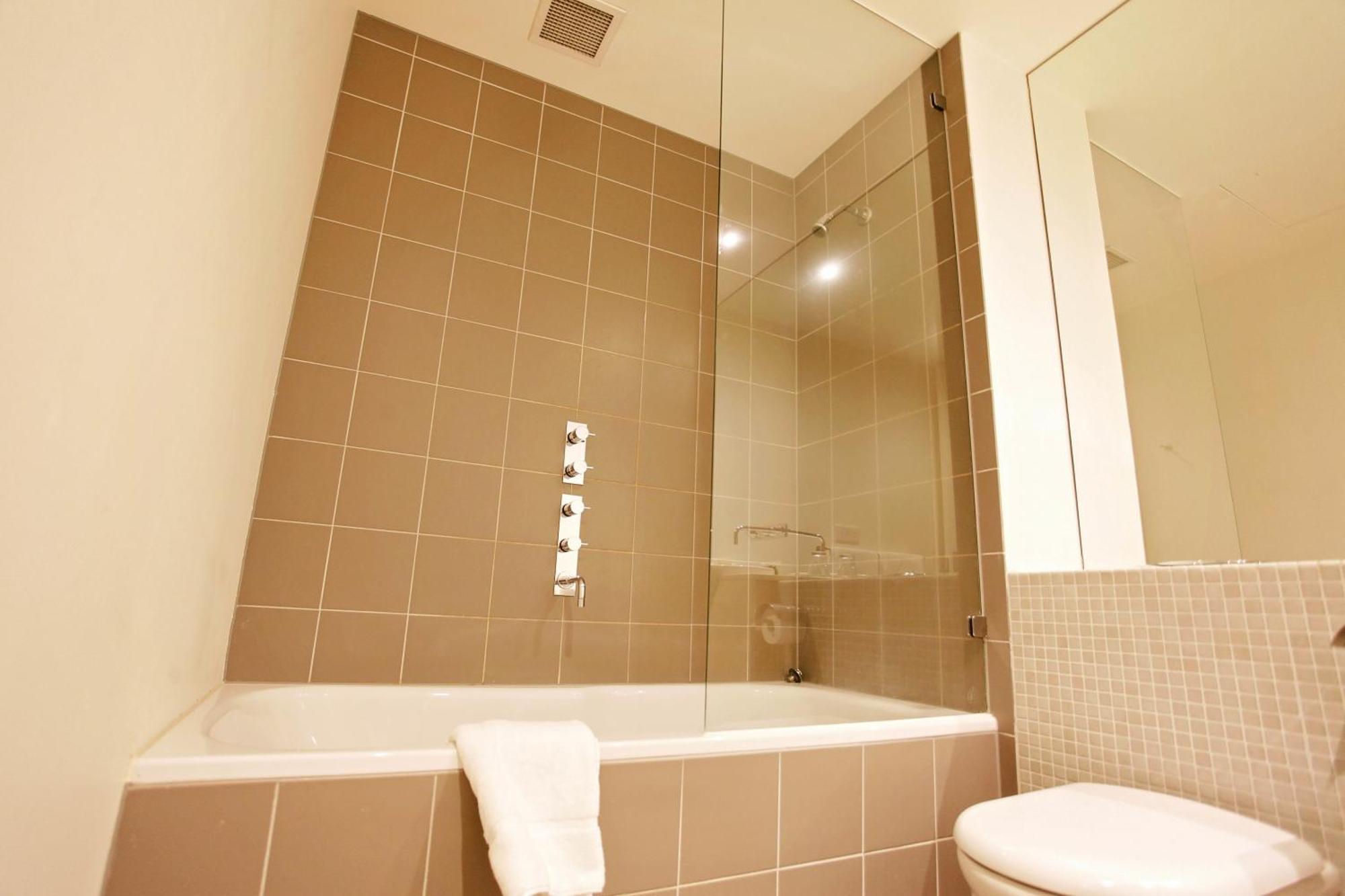 Golden Pebble Hotel Wantirna Oda fotoğraf